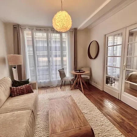 Beau Deux Pieces Quartier Des Ternes Διαμέρισμα *
